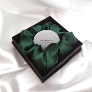 Žalia (smaragdinė) šilkinė gumytė